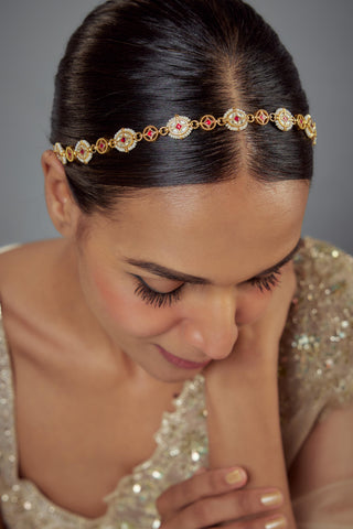 Maathapatti for Festive – Red Saadgi by Vivinia by Vidhi Mehra