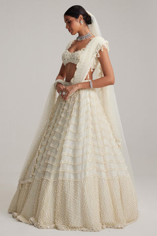 Bridal lehenga set with veil For Indian Wedding – White Oas Couture by Vvani By Vani Vats
