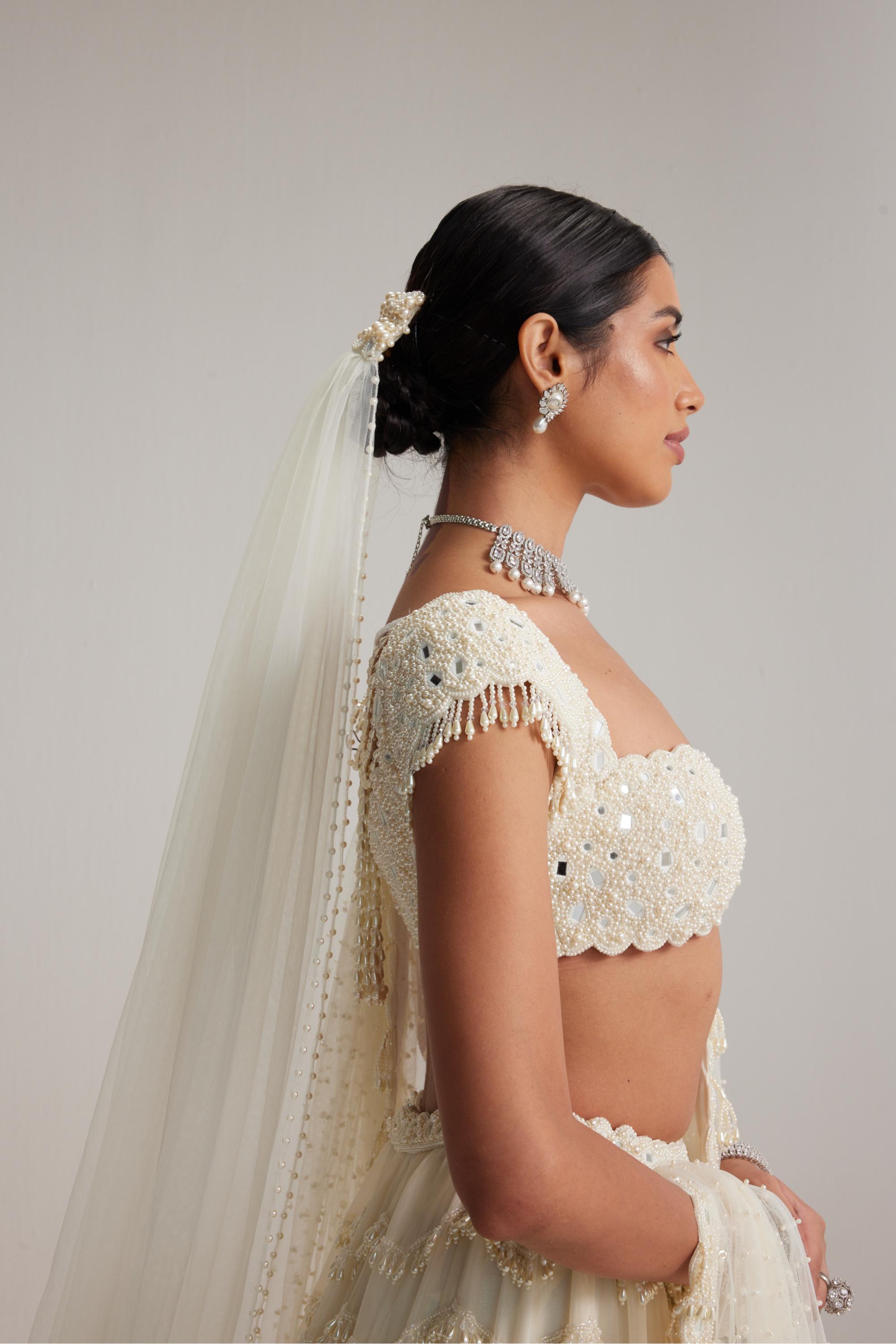 Bridal Lehenga Set with Veil White Oas Vvani By Vani Vats | Mrs. G Bridal Lehenga Set with Veil White Oas Vvani By Vani Vats | Mrs. G