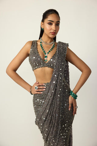 Draped Saree for Indian Wedding – Metallic Gray V-Neck by Vvani By Vani Vats