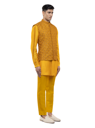 Yellow mughal motifs kurta bandi set