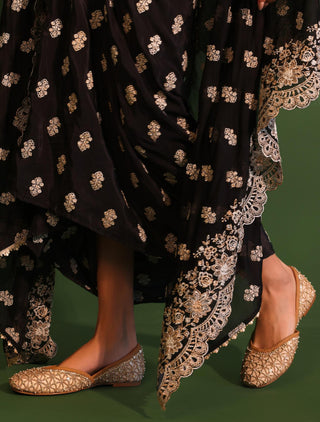 Vegan Jutti for Festive Gold Nutan by Mulmul