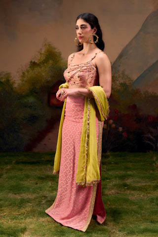 Pink Banarasi Bandhani Skirt Set with Braided Detailing by Muskkaan Kapadia