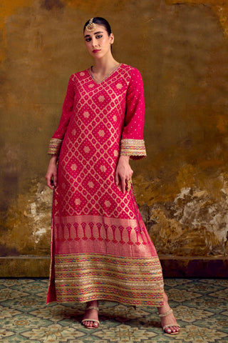 Pink Georgette Banarasi Bandhani Kaftan with Tassels by Muskkaan Kapadia