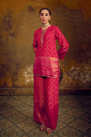 Pink Banarasi Bandhani Co-Ord Set with Tanchhoi Silk Detailing