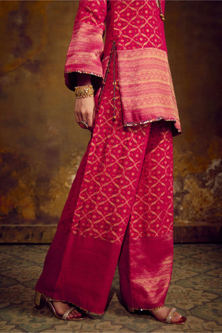 Pink Banarasi Bandhani Co-Ord Set with Tanchhoi Silk Detailing