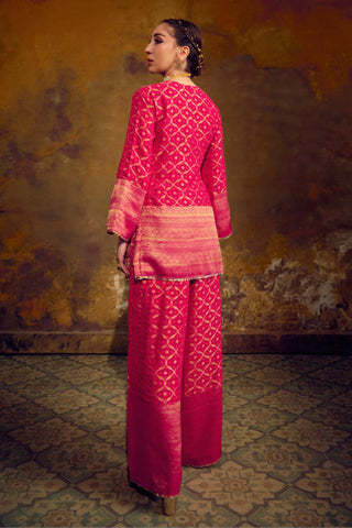 Pink Banarasi Bandhani Co-Ord Set with Tanchhoi Silk Detailing