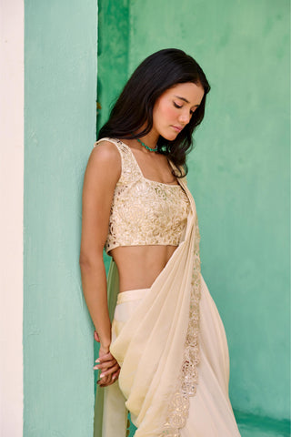 Pre Drape Saree Indian Wedding - Ivory Ziya Saree by Chamee & Palak