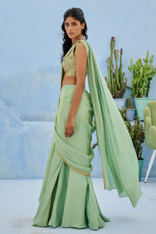 Pre Drape Saree Indian Wedding - Green Haseen Saree by Chamee & Palak