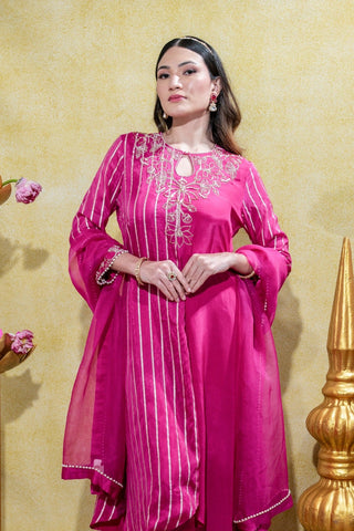 Closer front view of the deep pink embroidered kurta set by Sheela Suthar at Mrs. G