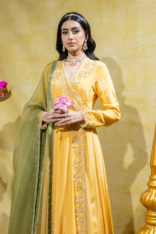 Closer front view of the yellow angrakha kurta and dupatta by Sheela Suthar at Mrs. G