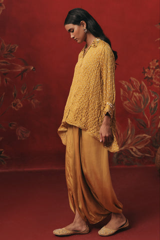 Side view of the hi-low tunic and gathered dhoti, yellow ziya a-line hi-low co-ord set by Twenty Nine at Mrs. G