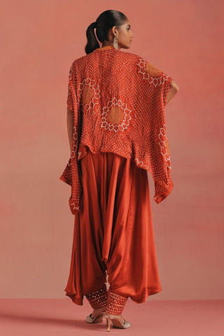 Back view of the drop-side tunic and the dhoti, burnt orange ziya band collar dhoti set by Twenty Nine at Mrs. G