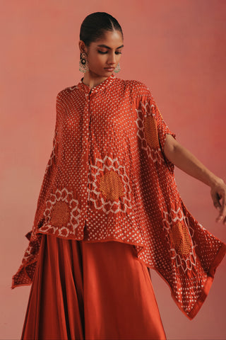 Waist-up front view of the band collar and flower bandhani motifs, burnt orange ziya band collar dhoti set by Twenty Nine at Mrs. G